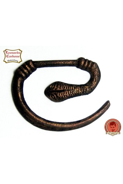 Metal clasp snake
