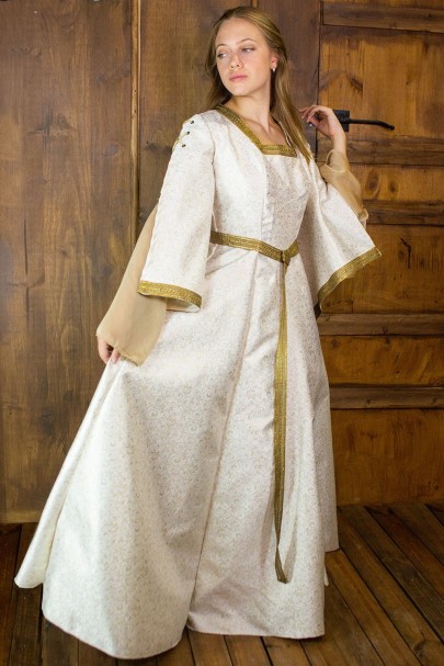 Aquitania Vestido de Noble - Blanco